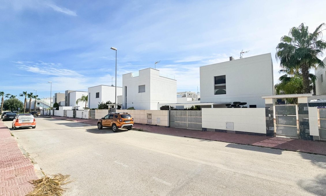 Használt Ingatlanok - Villa -
Rojales - Cuidad Quesada