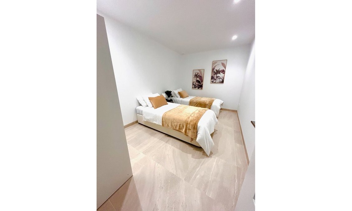 Wiederverkauf - Villa -
Santa Rosalia Resort - Inland