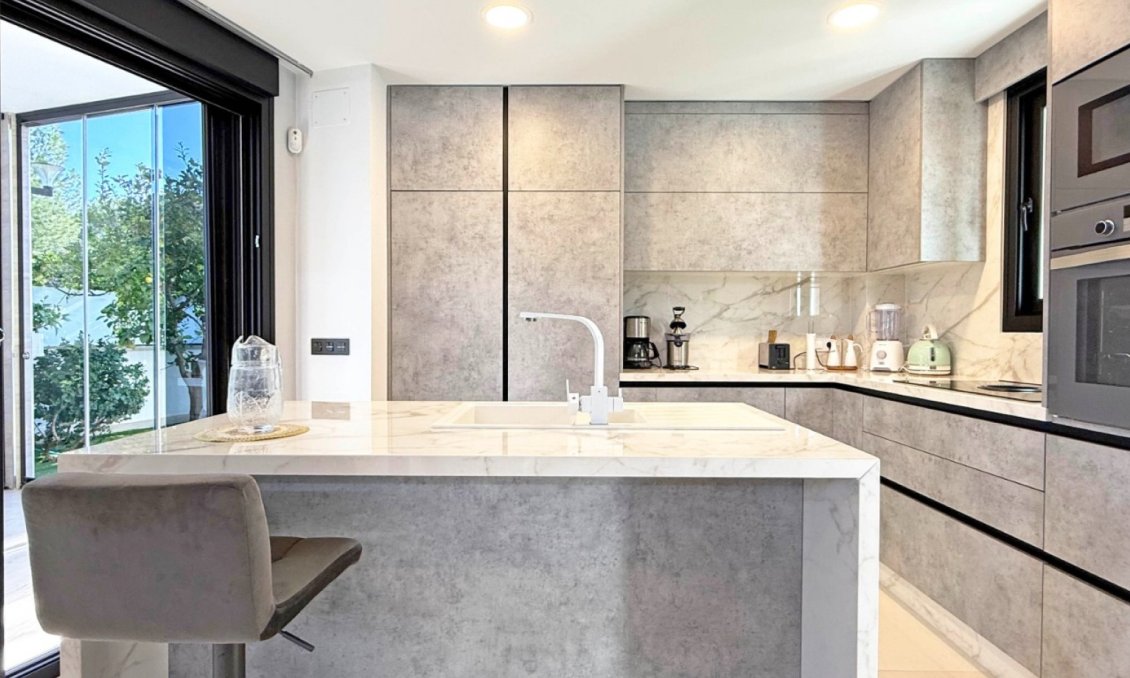 Revânzare - Vilă -
Orihuela Costa - Costa Blanca