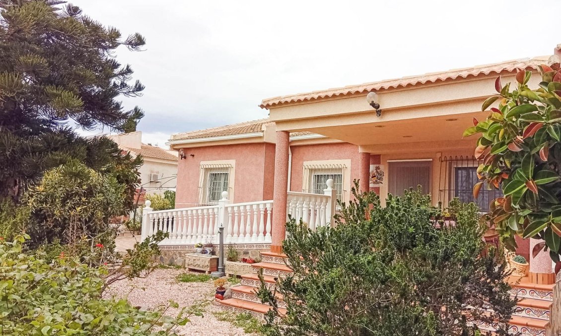 Resale - Villa -
Torrevieja - La Siesta