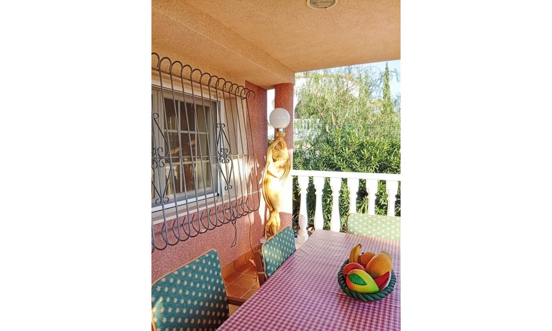 Resale - Villa -
Torrevieja - La Siesta