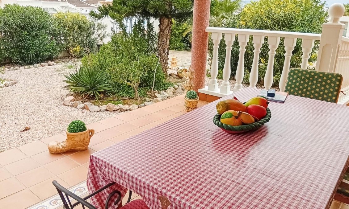 Resale - Villa -
Torrevieja - La Siesta