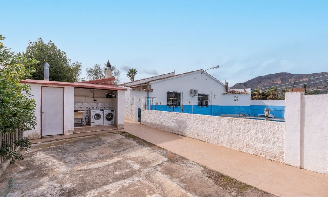 Wiederverkauf - Villa -
Hondón de las Nieves - Inland