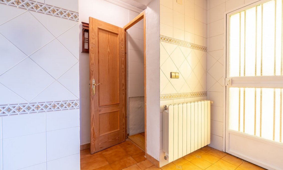 Wiederverkauf - Villa -
Hondón de las Nieves - Inland