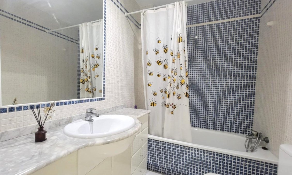 Revânzare - Apartament -
Torrevieja - Playa del Cura