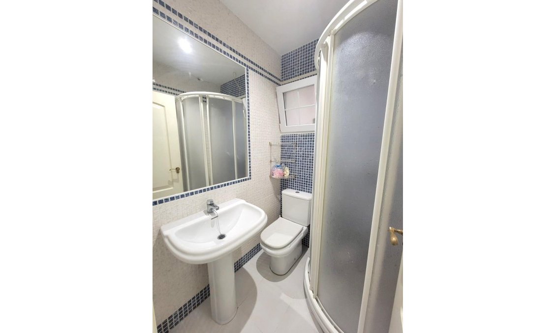 Revânzare - Apartament -
Torrevieja - Playa del Cura