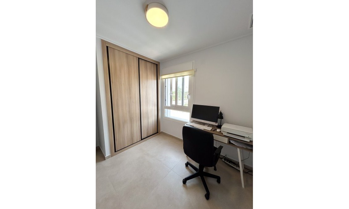 Revânzare - Apartament -
El Raso - Costa Blanca