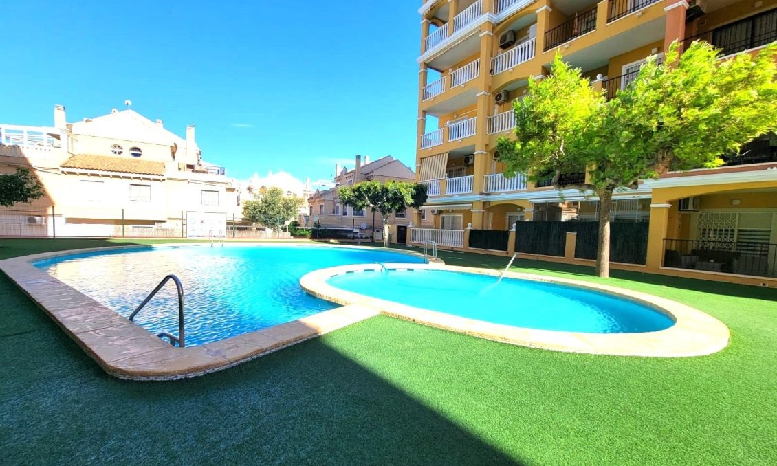 Revente - Appartement -
Torrevieja - Aguas Nuevas