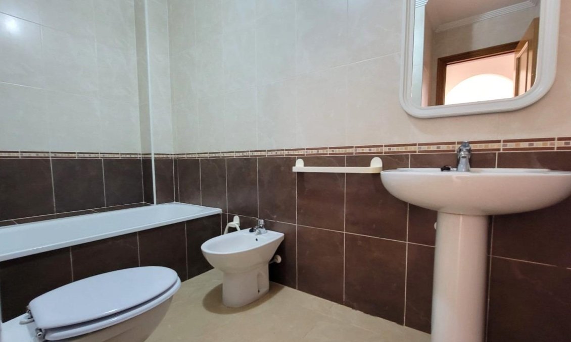 Revente - Appartement -
Torrevieja - Aguas Nuevas