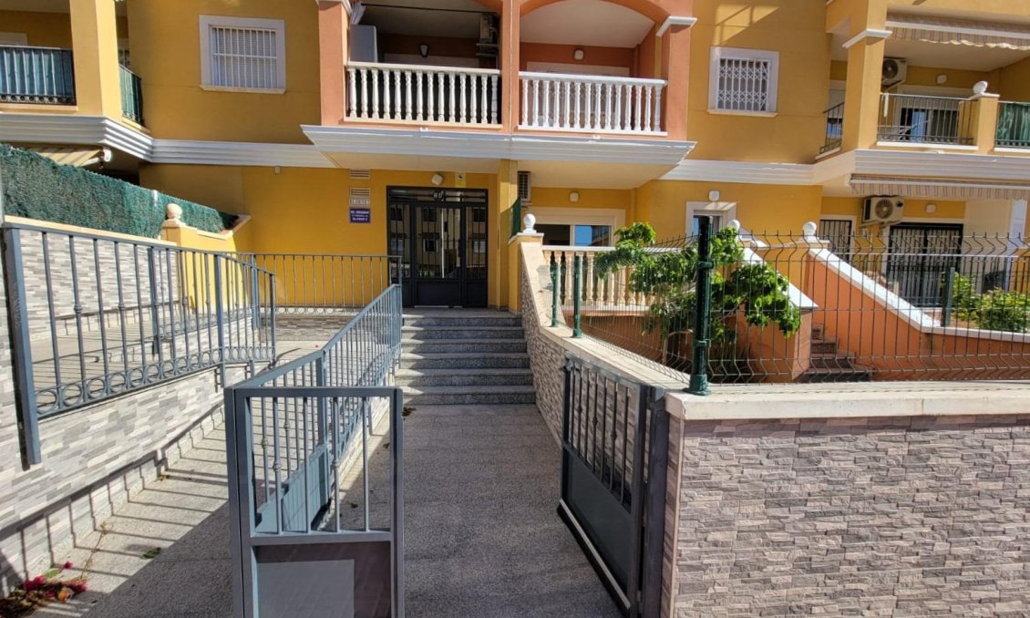 Revente - Appartement -
Torrevieja - Aguas Nuevas