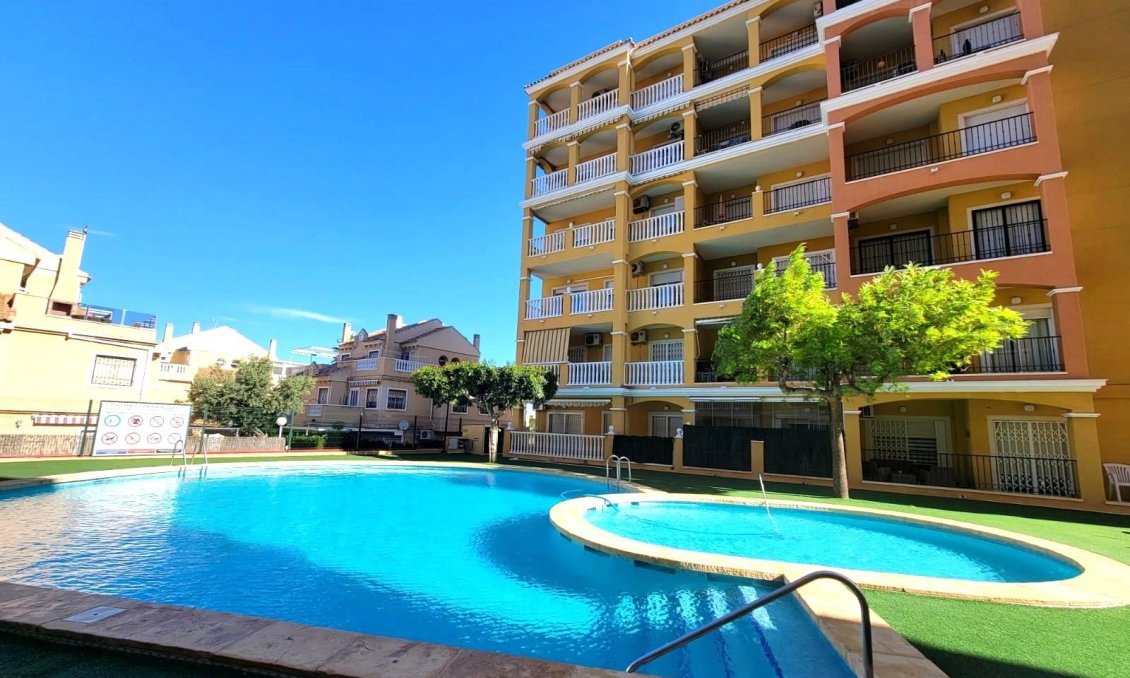 Revente - Appartement -
Torrevieja - Aguas Nuevas