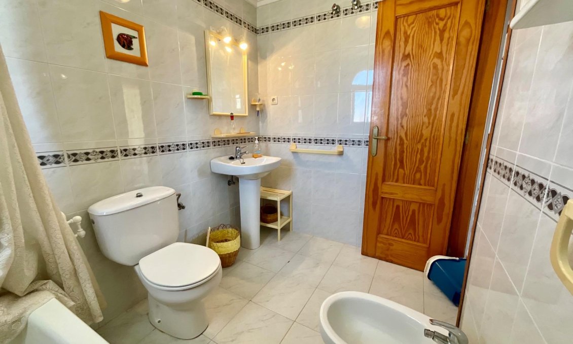 Revânzare - Apartament -
Torrevieja - La Mata