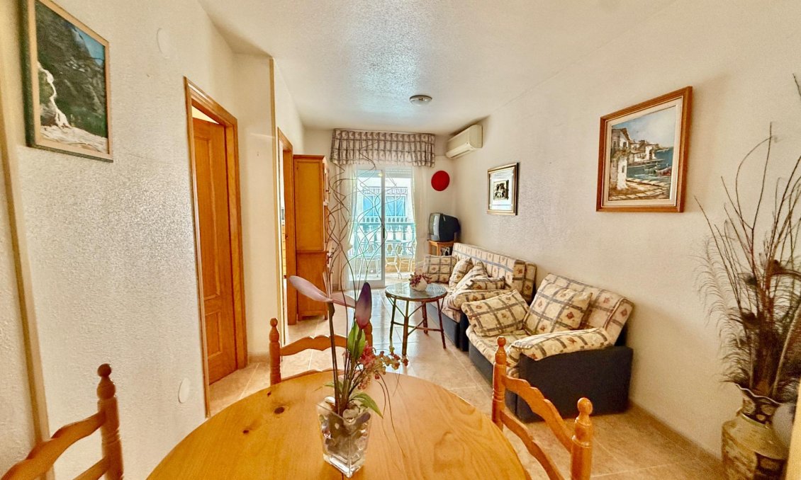 Segunda mano - Apartamento -
Torrevieja - Centro