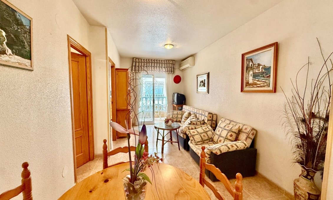 Segunda mano - Apartamento -
Torrevieja - Centro