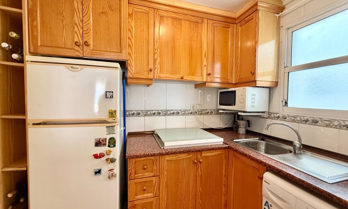 Segunda mano - Apartamento -
Torrevieja - Centro