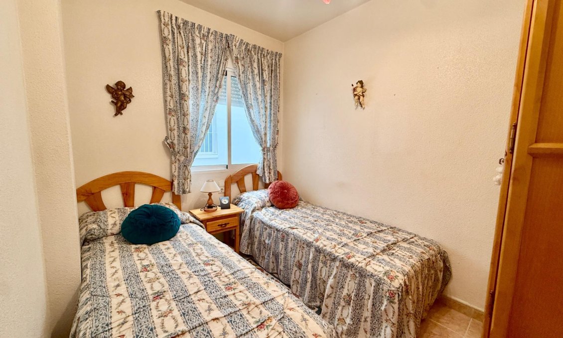 Segunda mano - Apartamento -
Torrevieja - Centro