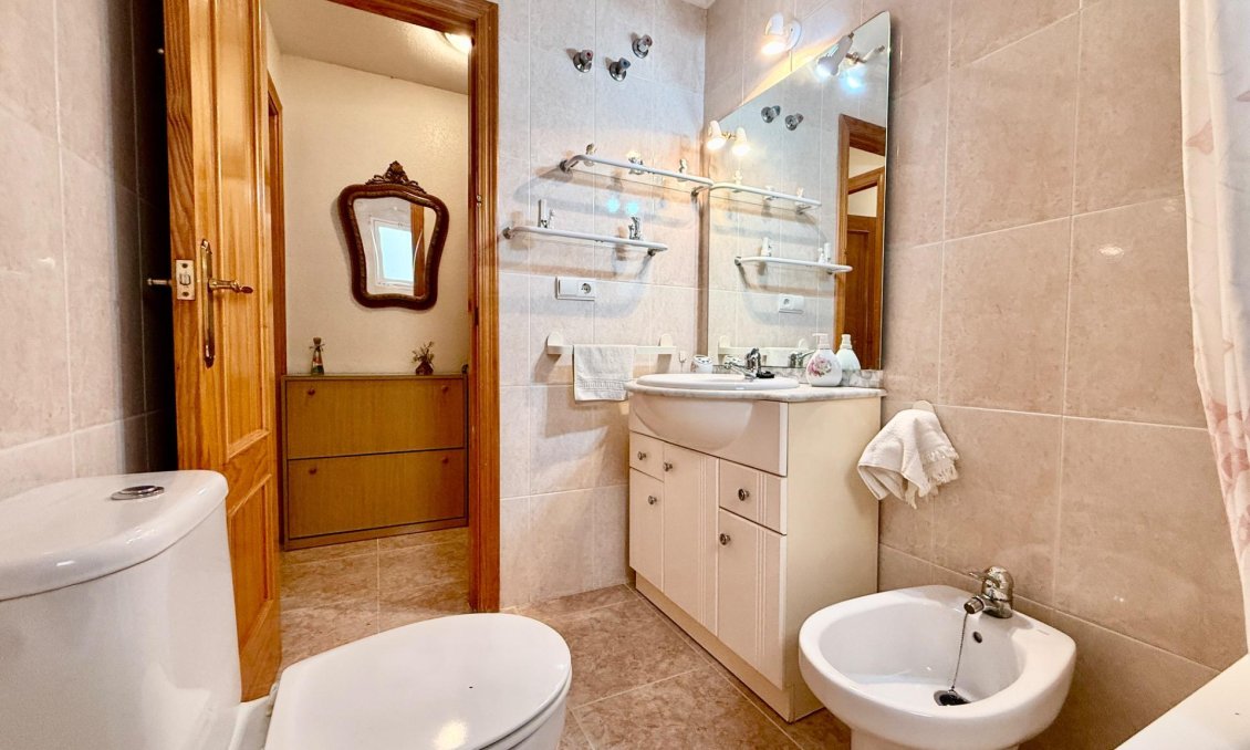 Segunda mano - Apartamento -
Torrevieja - Centro