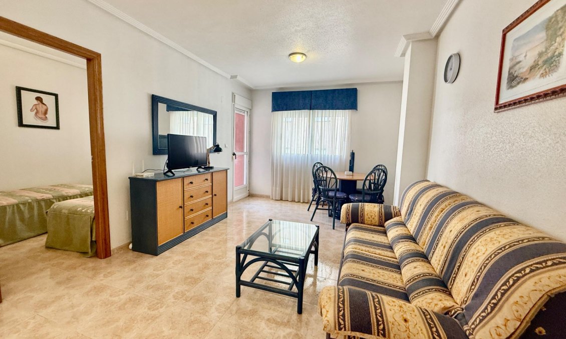 Segunda mano - Apartamento -
Torrevieja - Centro