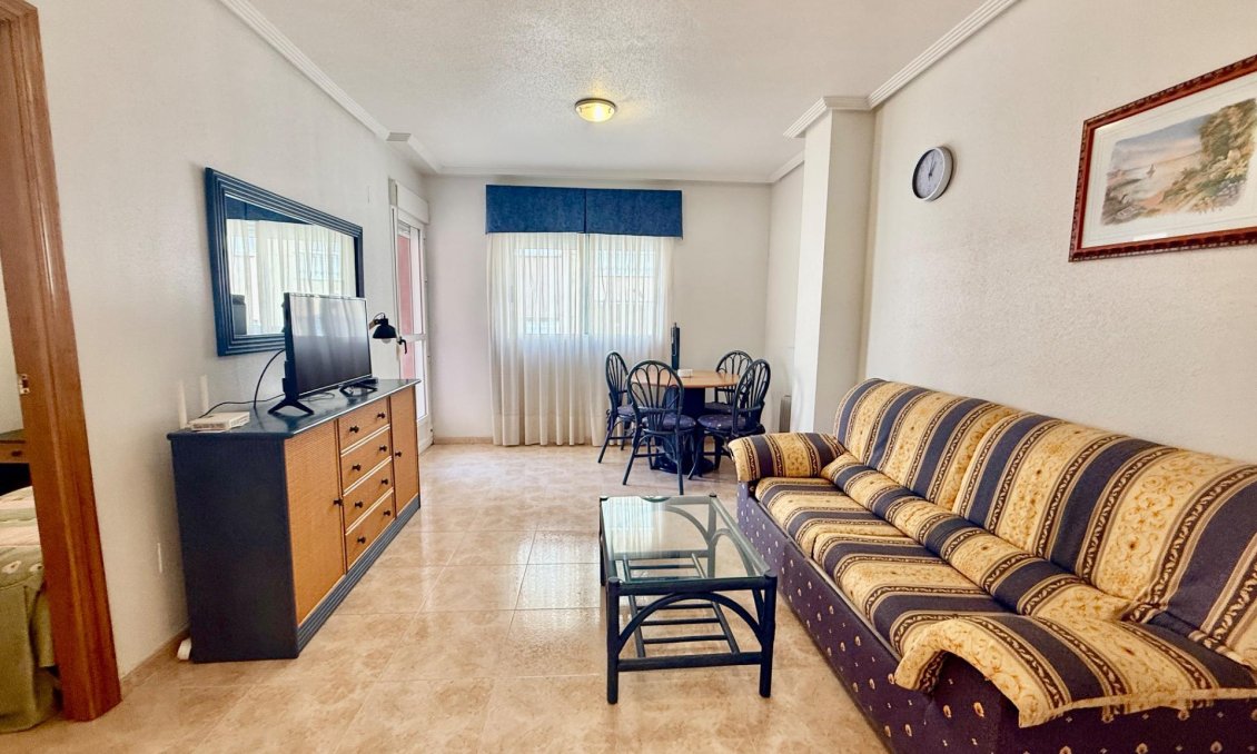 Segunda mano - Apartamento -
Torrevieja - Centro