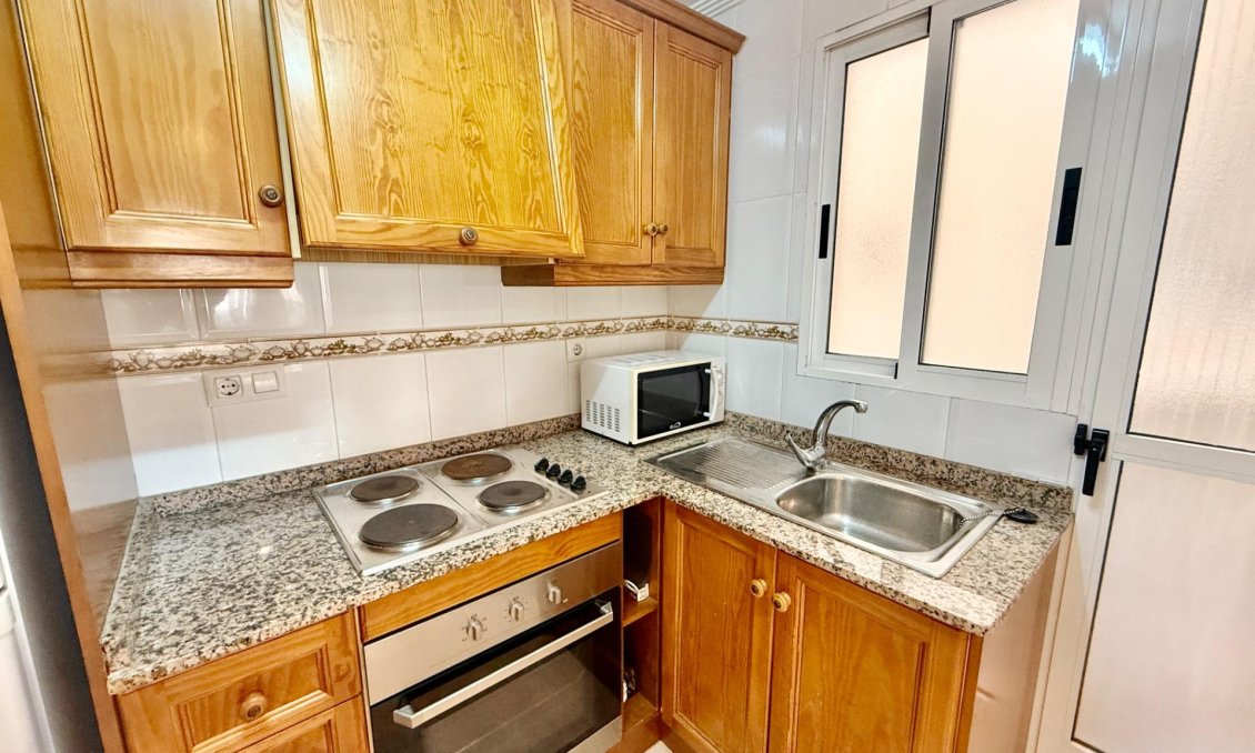 Segunda mano - Apartamento -
Torrevieja - Centro