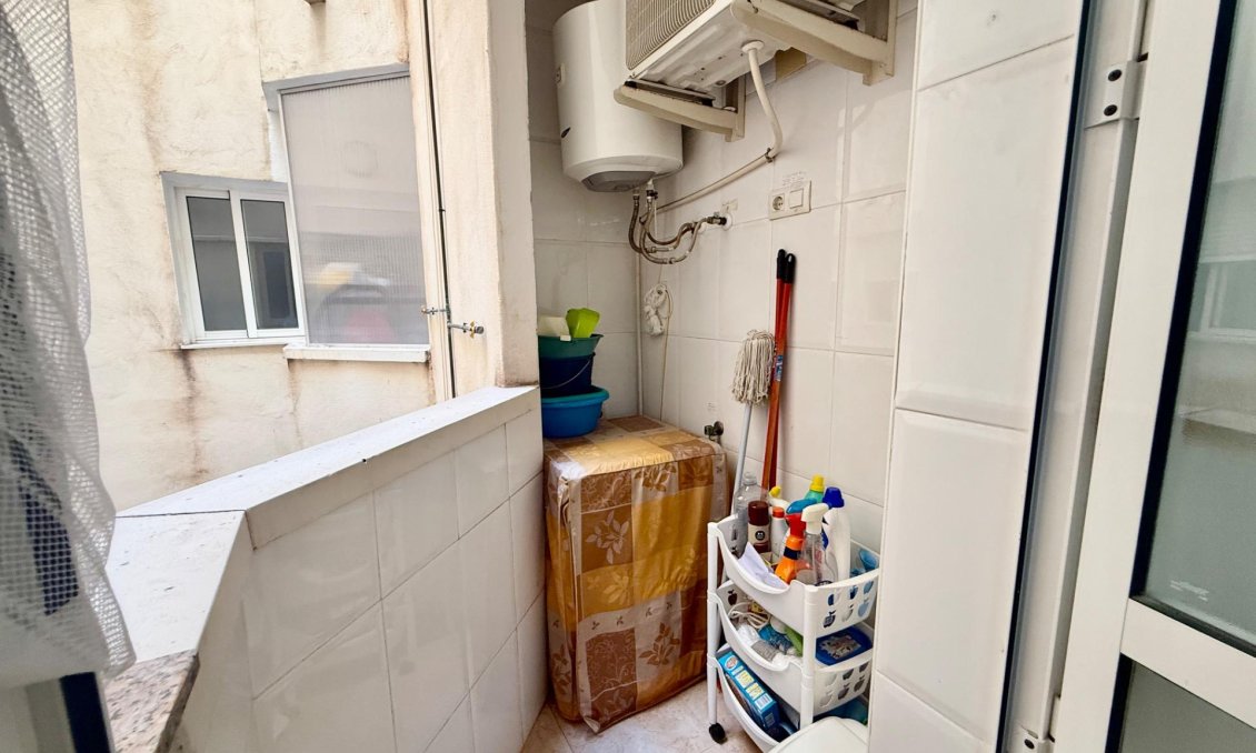 Segunda mano - Apartamento -
Torrevieja - Centro