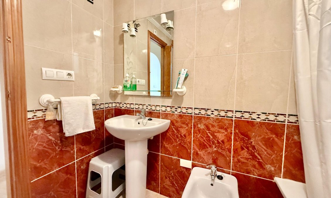 Segunda mano - Apartamento -
Torrevieja - Centro