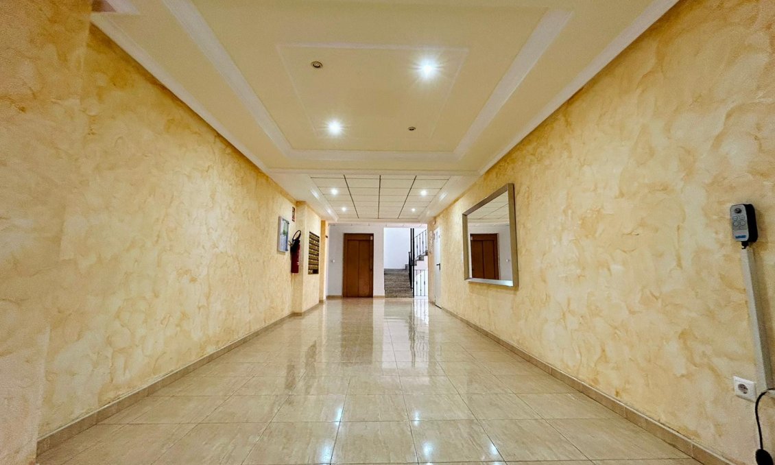 Revente - Appartement -
San Isidro - Inland