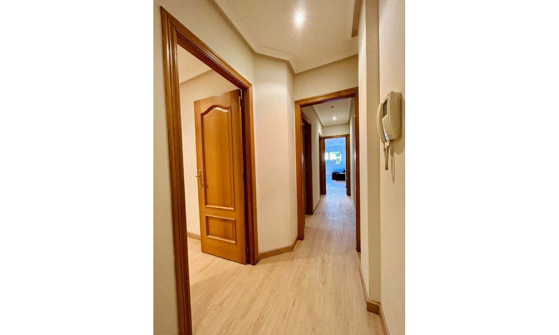 Revente - Appartement -
San Isidro - Inland