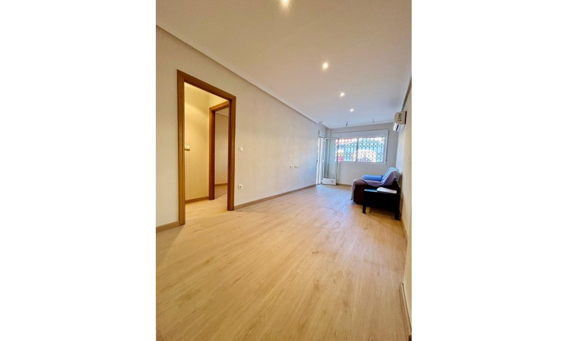 Revente - Appartement -
San Isidro - Inland