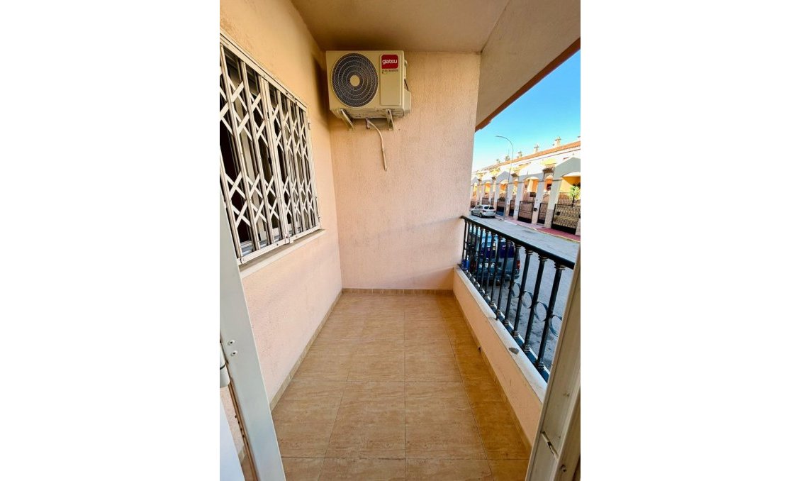 Revente - Appartement -
San Isidro - Inland