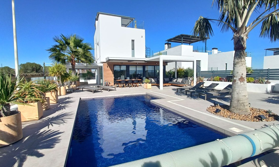 Használt Ingatlanok - Villa -
Algorfa - Inland