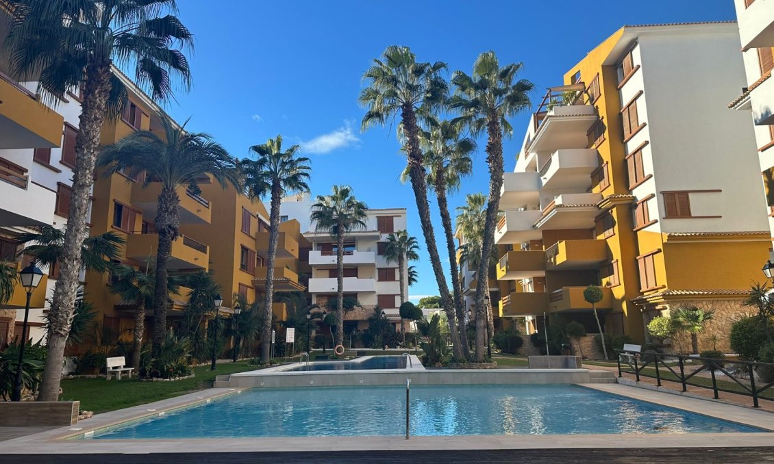 Resale - Apartment -
Punta Prima - Costa Blanca