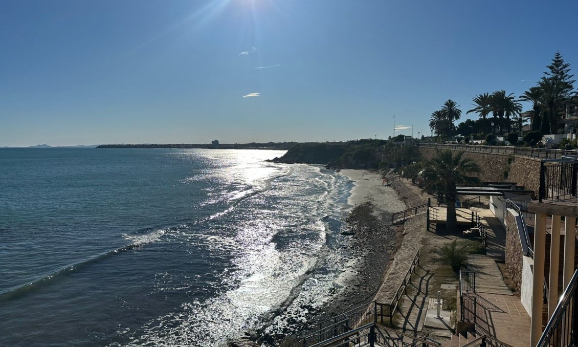 Resale - Apartment -
Punta Prima - Costa Blanca