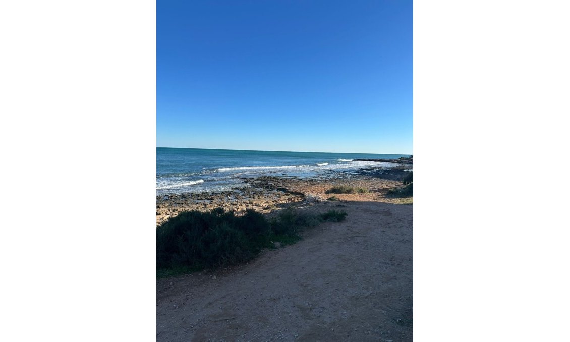 Resale - Apartment -
Punta Prima - Costa Blanca