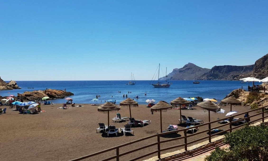 Neue Gebäude - Town House -
La Union - centro