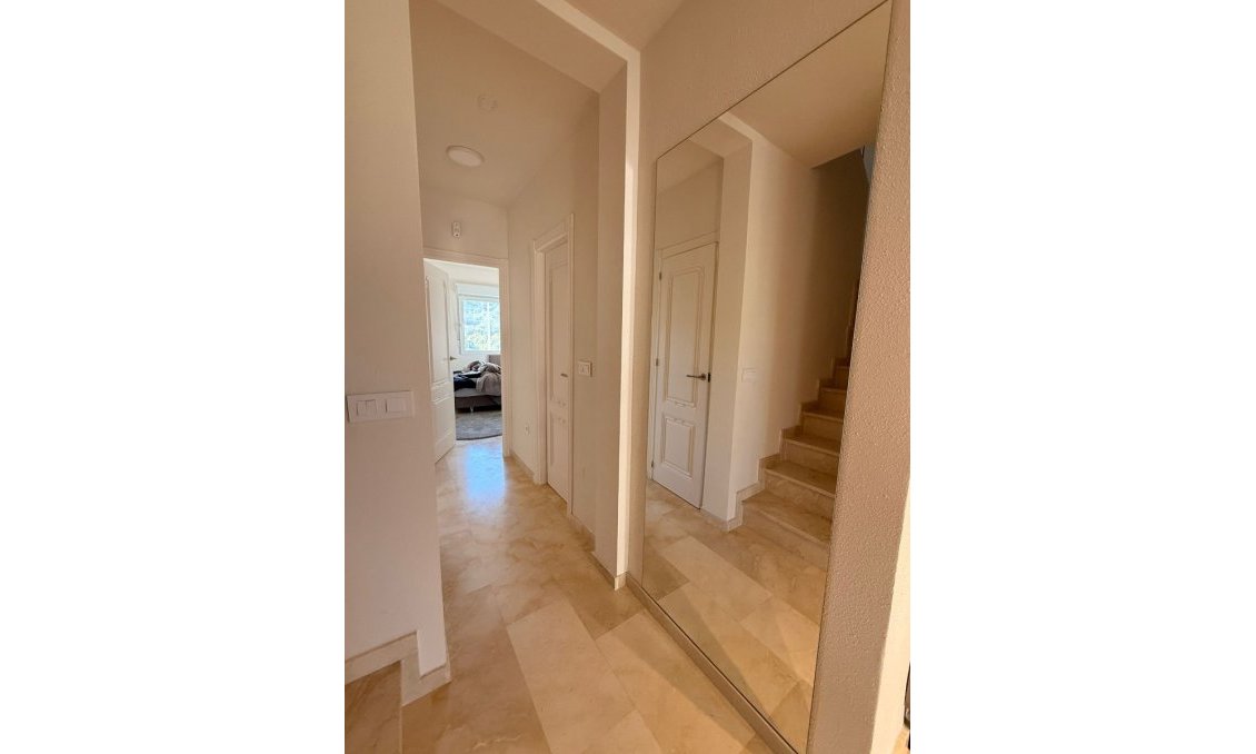 Revânzare - Mansardă -
Las Ramblas Golf - Inland