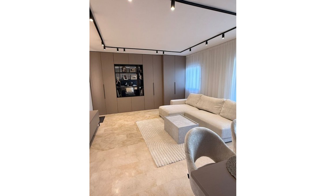 Revânzare - Mansardă -
Las Ramblas Golf - Inland