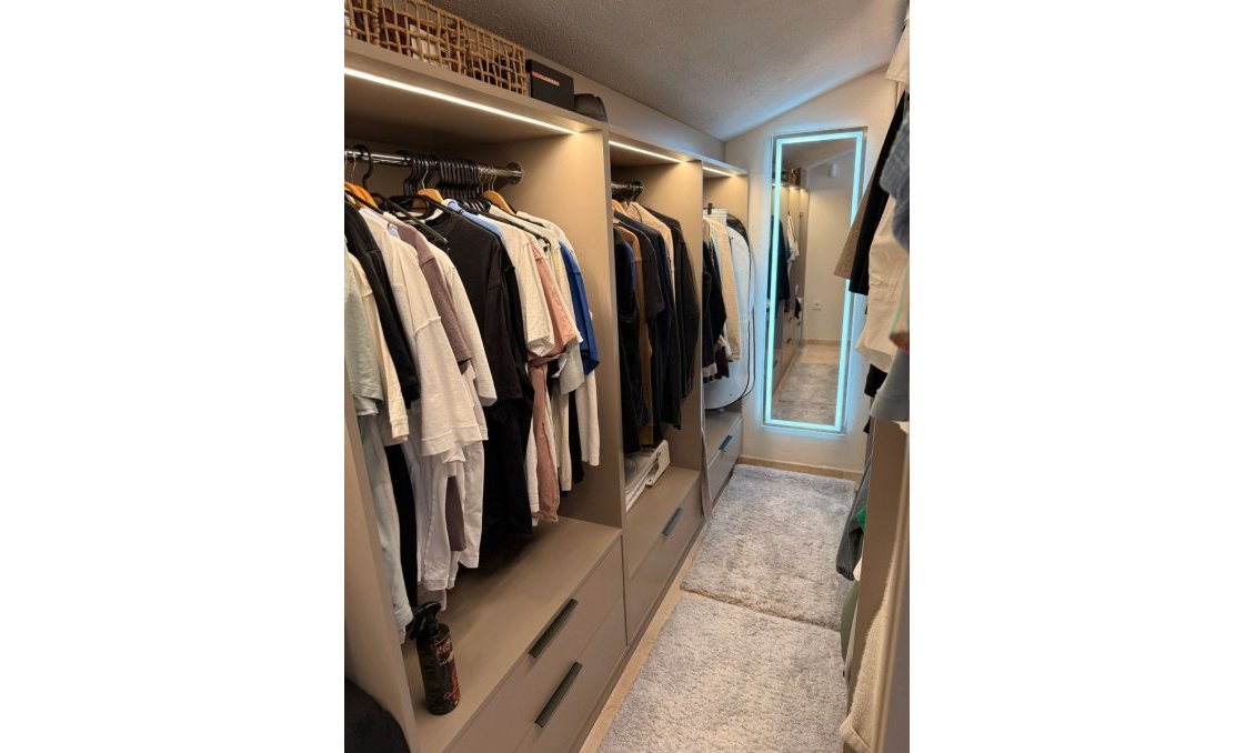 Revânzare - Mansardă -
Las Ramblas Golf - Inland