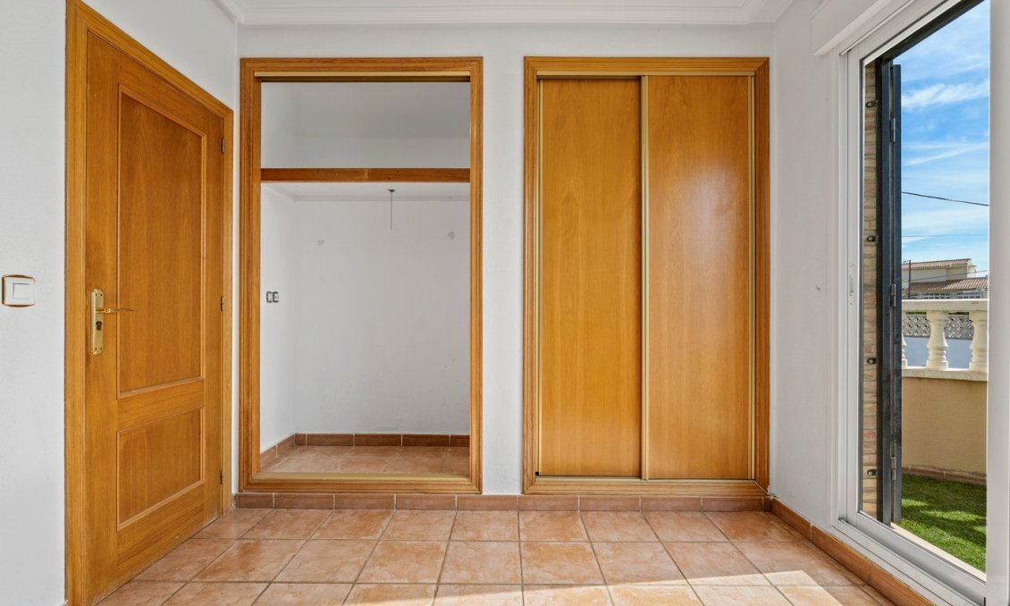 Revente - Villa -
Orihuela Costa - Costa Blanca