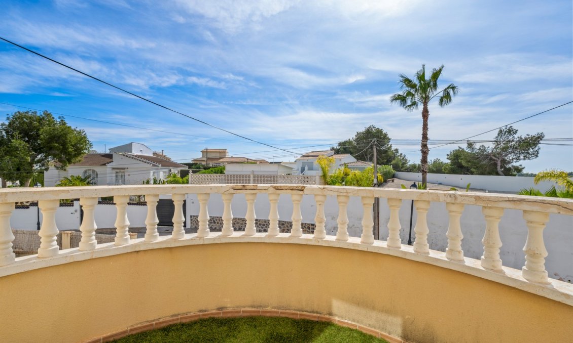 Revente - Villa -
Orihuela Costa - Costa Blanca