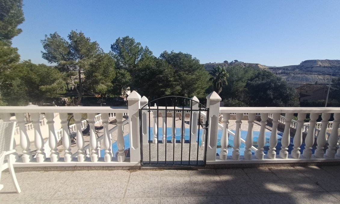 Resale - Villa -
Canadas De San Pedro - Inland