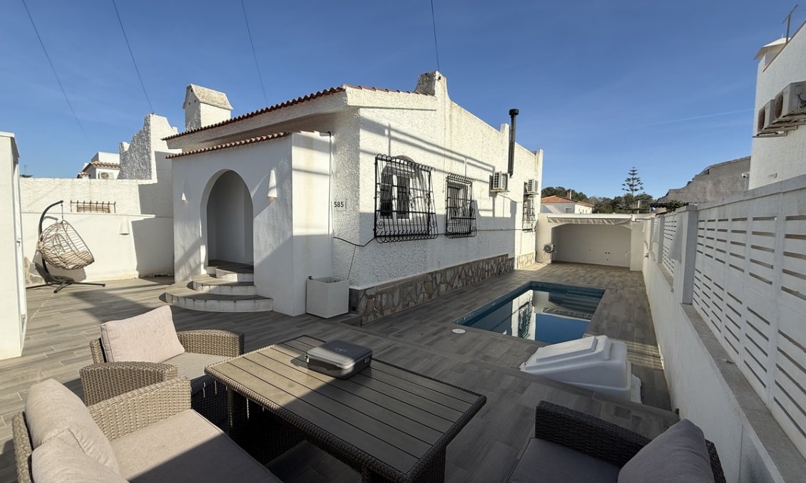 Wiederverkauf - Villa -
Villamartin - Costa Blanca