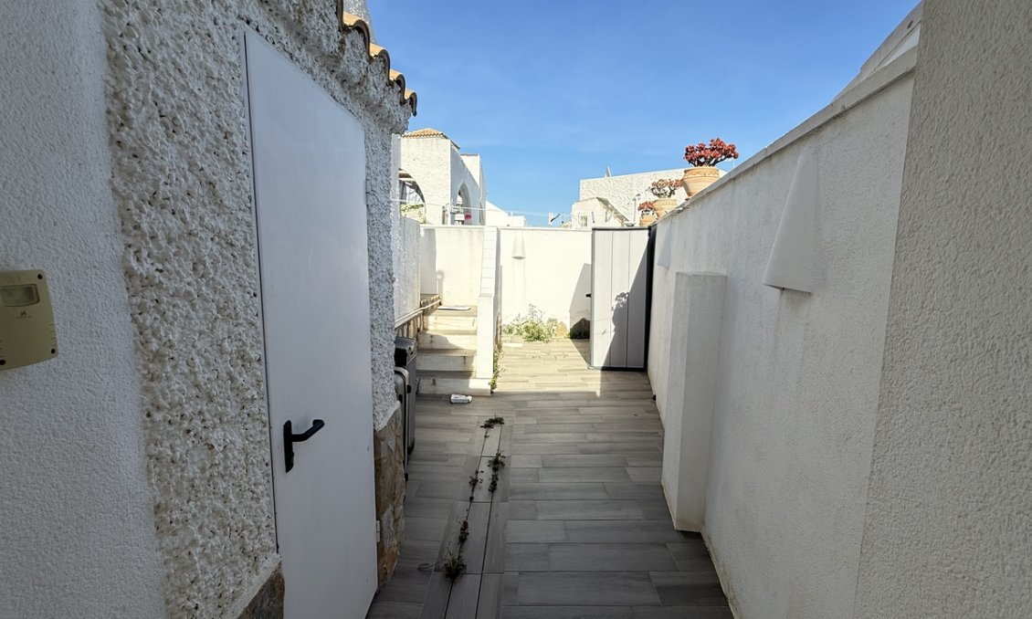 Wiederverkauf - Villa -
Villamartin - Costa Blanca