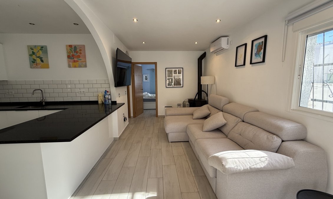 Wiederverkauf - Villa -
Villamartin - Costa Blanca