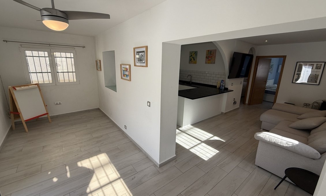 Wiederverkauf - Villa -
Villamartin - Costa Blanca