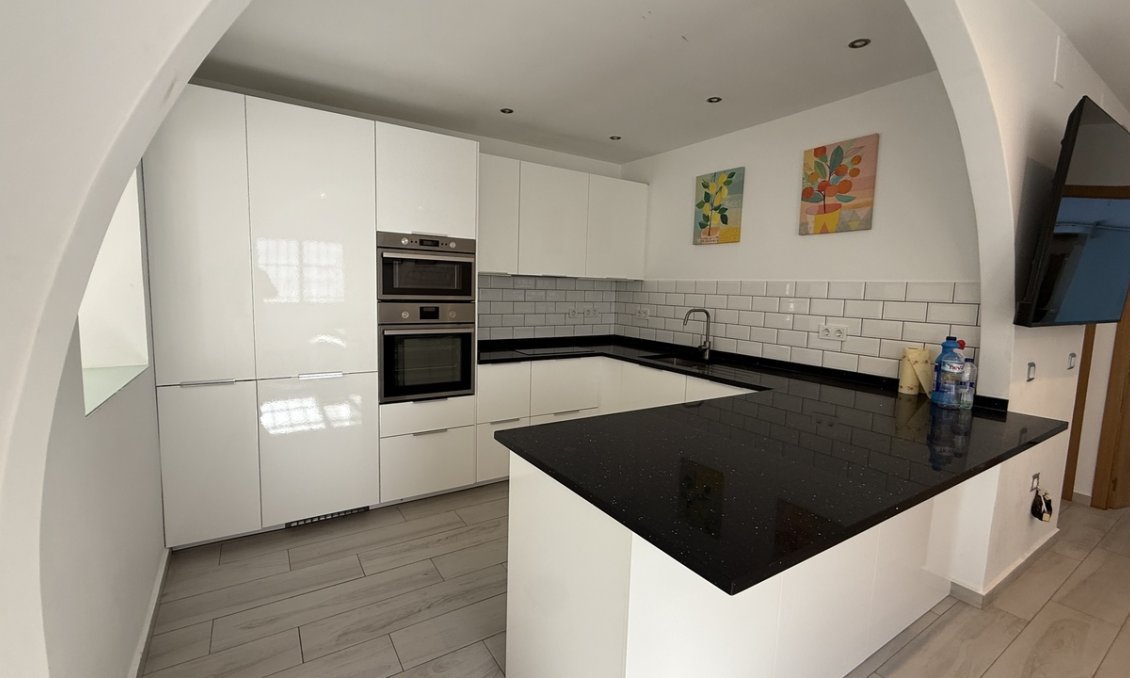 Wiederverkauf - Villa -
Villamartin - Costa Blanca