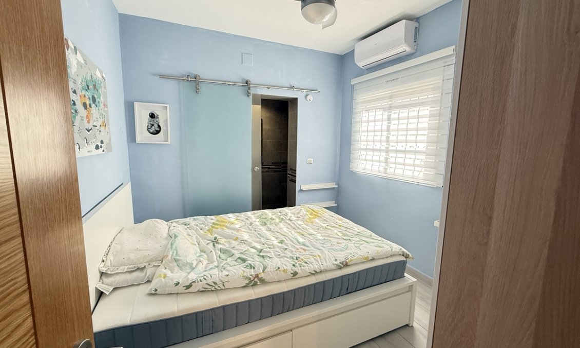 Wiederverkauf - Villa -
Villamartin - Costa Blanca