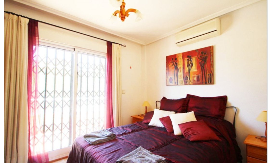 Wiederverkauf - Villa -
Villamartin - Costa Blanca