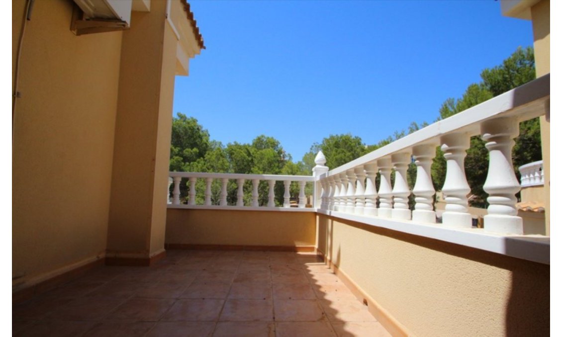 Wiederverkauf - Villa -
Villamartin - Costa Blanca