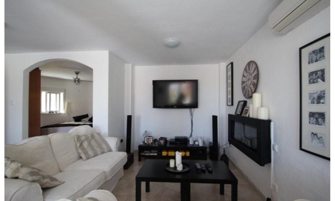 Wiederverkauf - Villa -
Villamartin - Costa Blanca